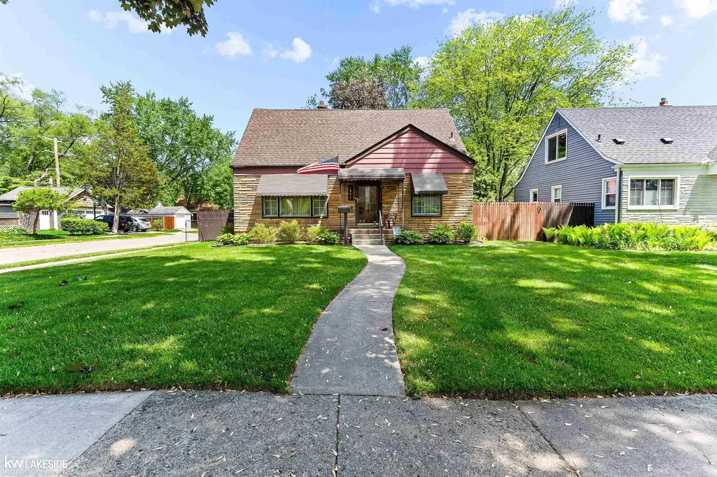 1992 Thomas Avenue Berkley City MI 48072