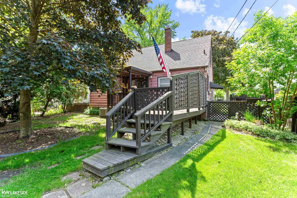 1992 Thomas Avenue Berkley City MI 48072