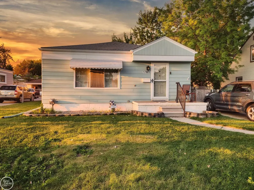 17901 Peters Street Roseville City MI 48066