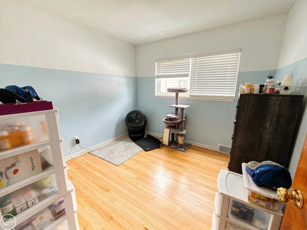 17901 Peters Street Roseville City MI 48066