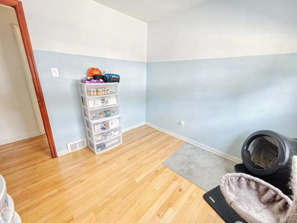 17901 Peters Street Roseville City MI 48066