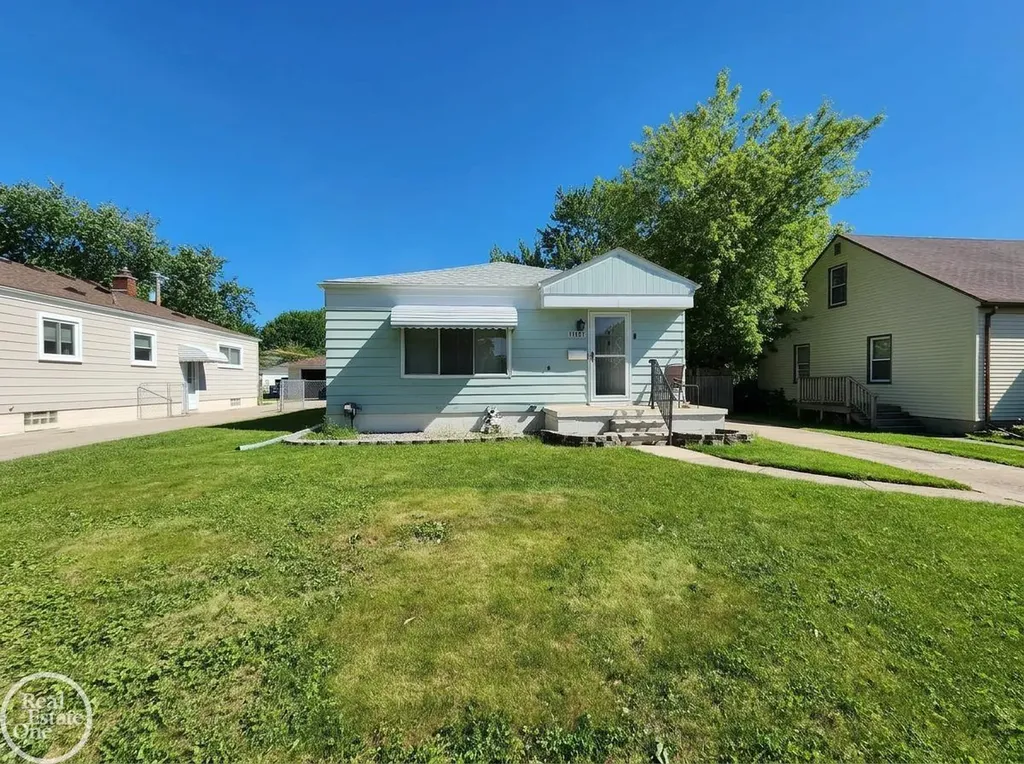 17901 Peters Street Roseville City MI 48066
