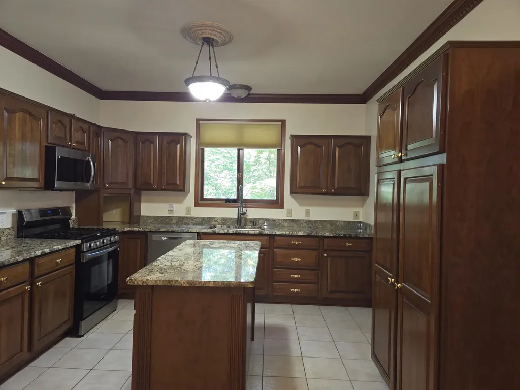 11087 Shadow Creek Court Sterling Heights City MI 48313