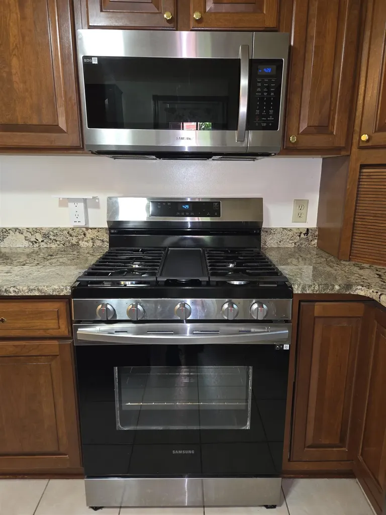 11087 Shadow Creek Court Sterling Heights City MI 48313