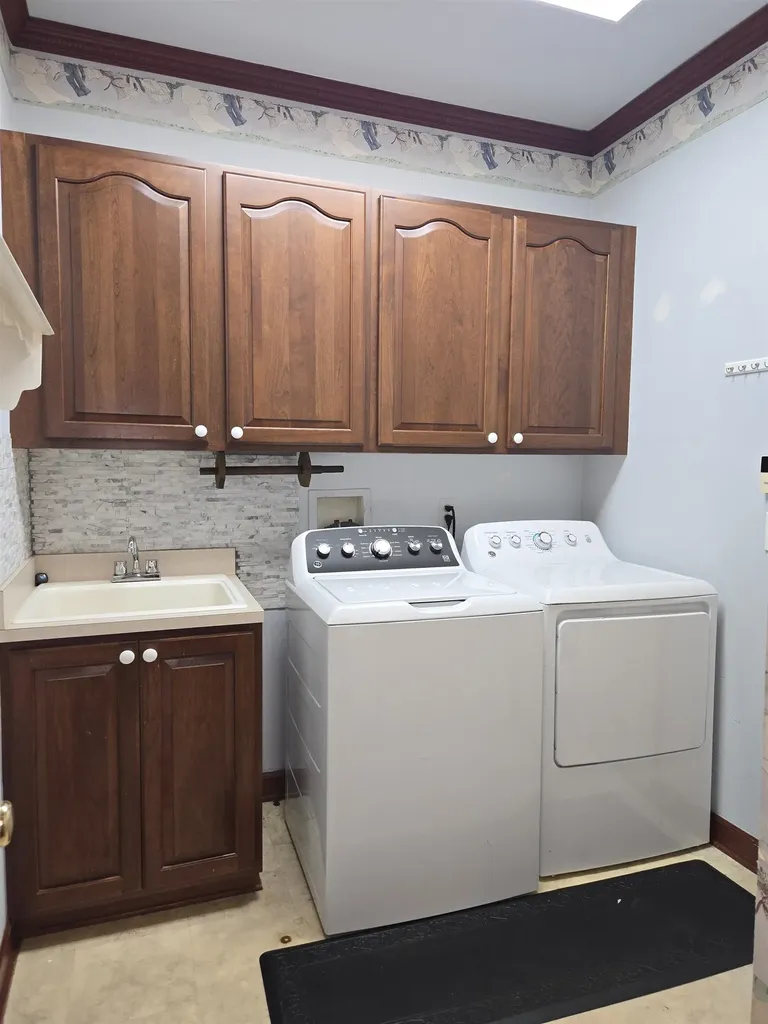 11087 Shadow Creek Court Sterling Heights City MI 48313