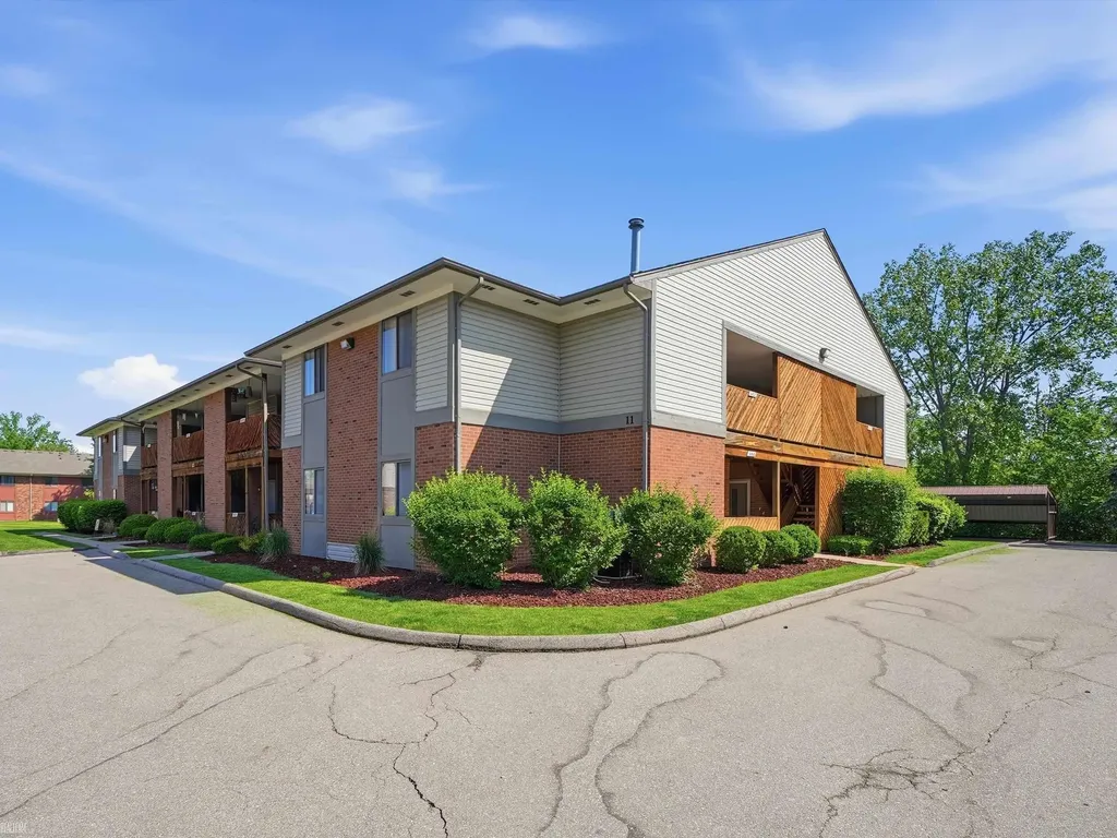 16579 Woodlane Drive Fraser City MI 48026