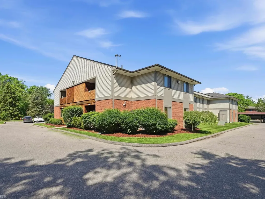 16579 Woodlane Drive Fraser City MI 48026