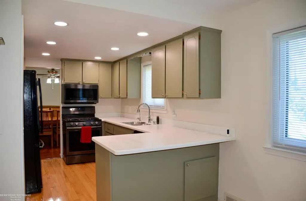 50508 W Shamrock Street Chesterfield Township MI 48047