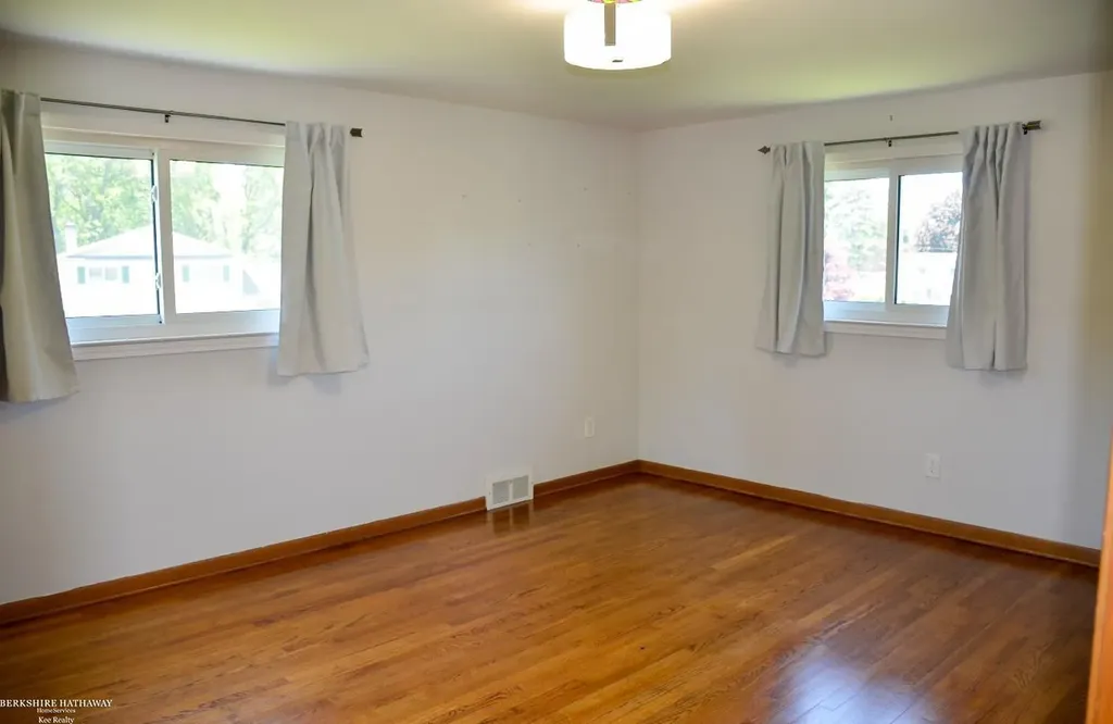 50508 W Shamrock Street Chesterfield Township MI 48047