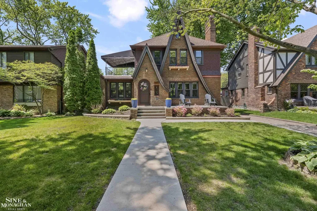 1231 Grayton Street Grosse Pointe Park City MI 48230