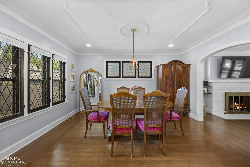 1231 Grayton Street Grosse Pointe Park City MI 48230