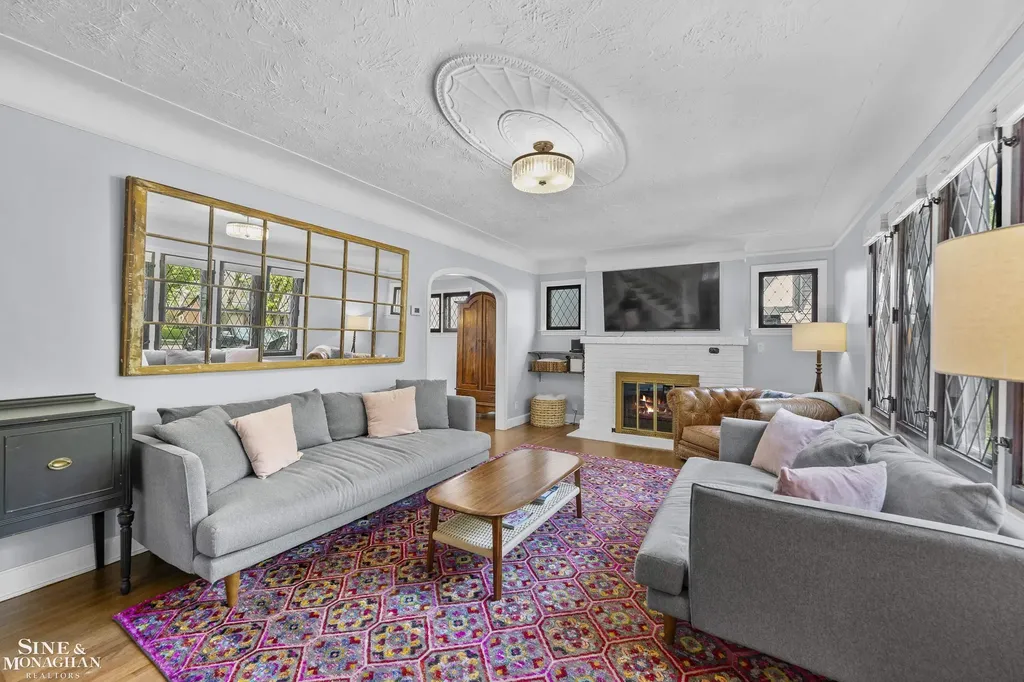 1231 Grayton Street Grosse Pointe Park City MI 48230