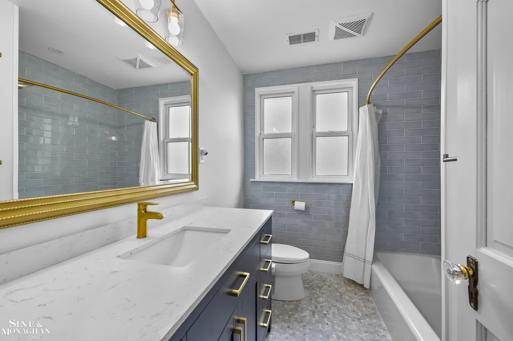 1231 Grayton Street Grosse Pointe Park City MI 48230