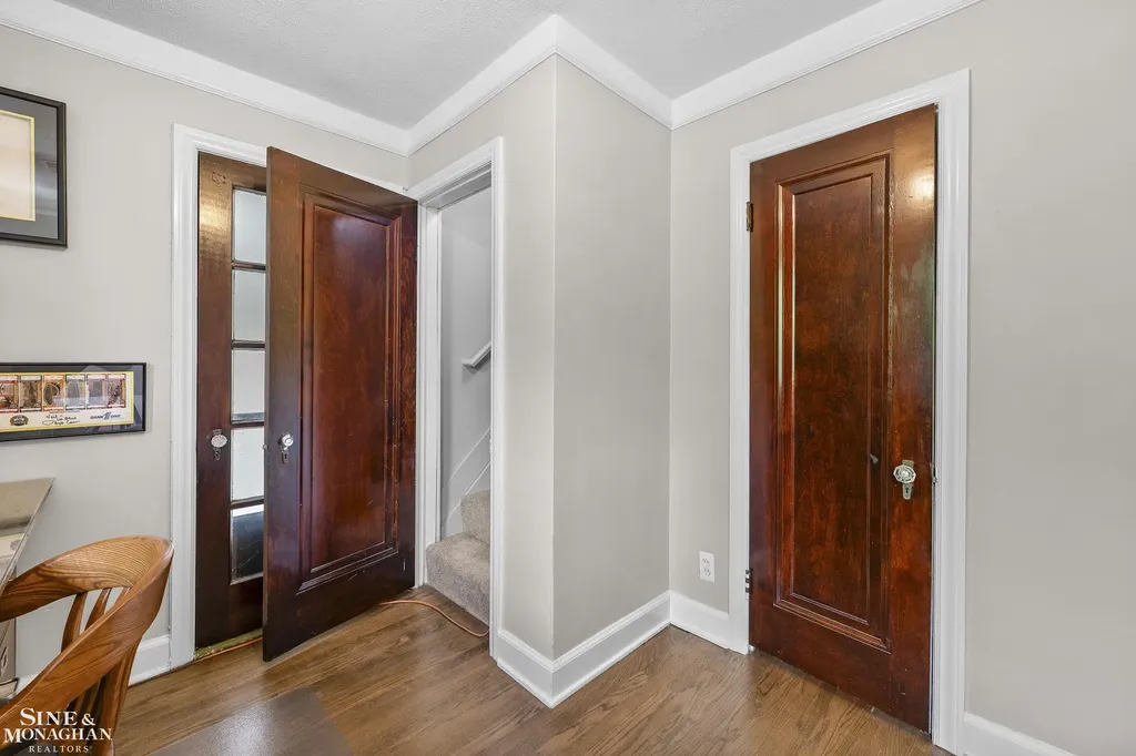 1231 Grayton Street Grosse Pointe Park City MI 48230