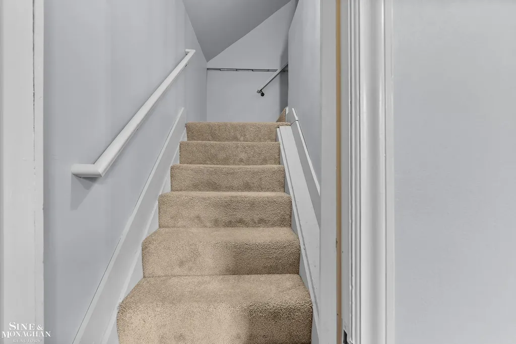 1231 Grayton Street Grosse Pointe Park City MI 48230