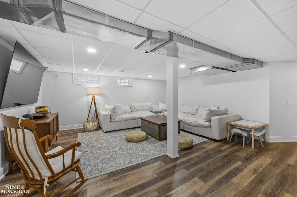 1231 Grayton Street Grosse Pointe Park City MI 48230