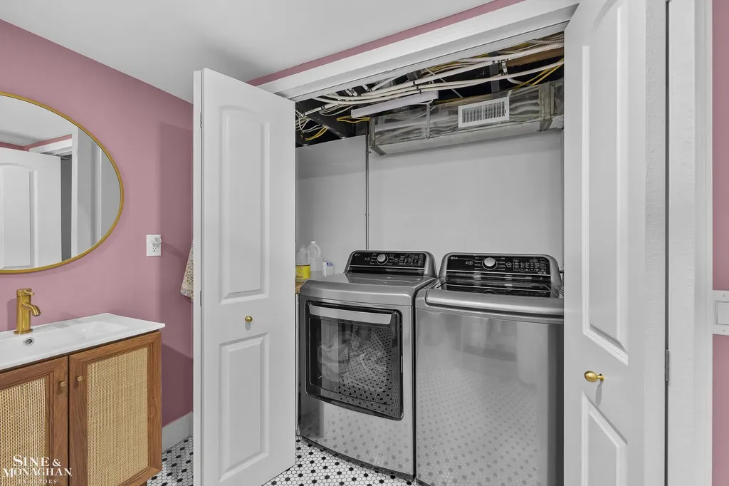 1231 Grayton Street Grosse Pointe Park City MI 48230