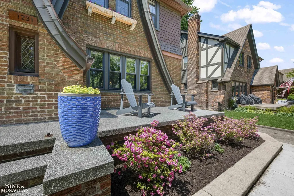 1231 Grayton Street Grosse Pointe Park City MI 48230