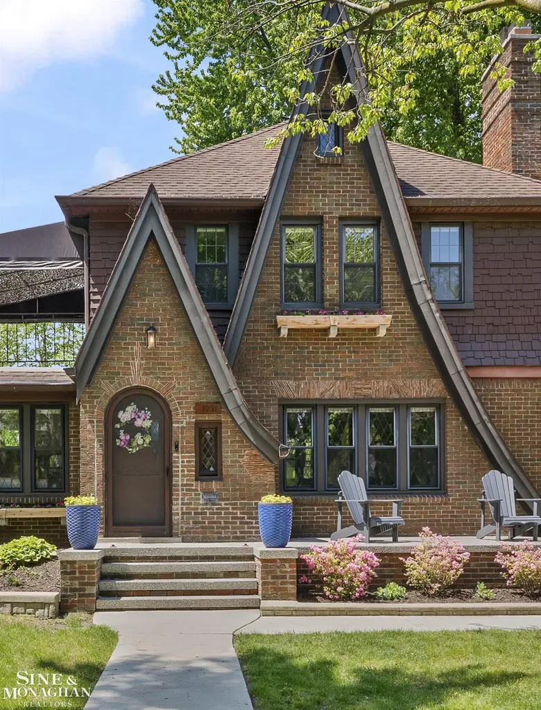 1231 Grayton Street Grosse Pointe Park City MI 48230