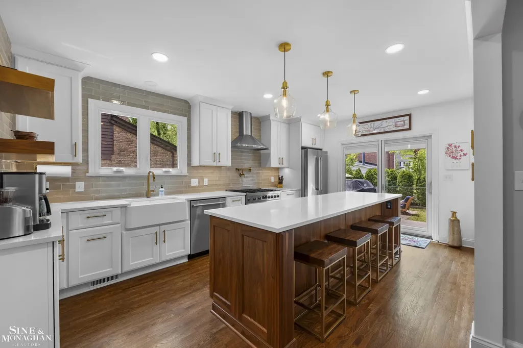 1231 Grayton Street Grosse Pointe Park City MI 48230
