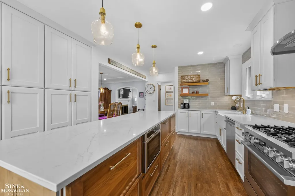 1231 Grayton Street Grosse Pointe Park City MI 48230