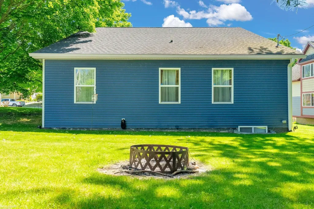 505 N Main Street Yale City MI 48097