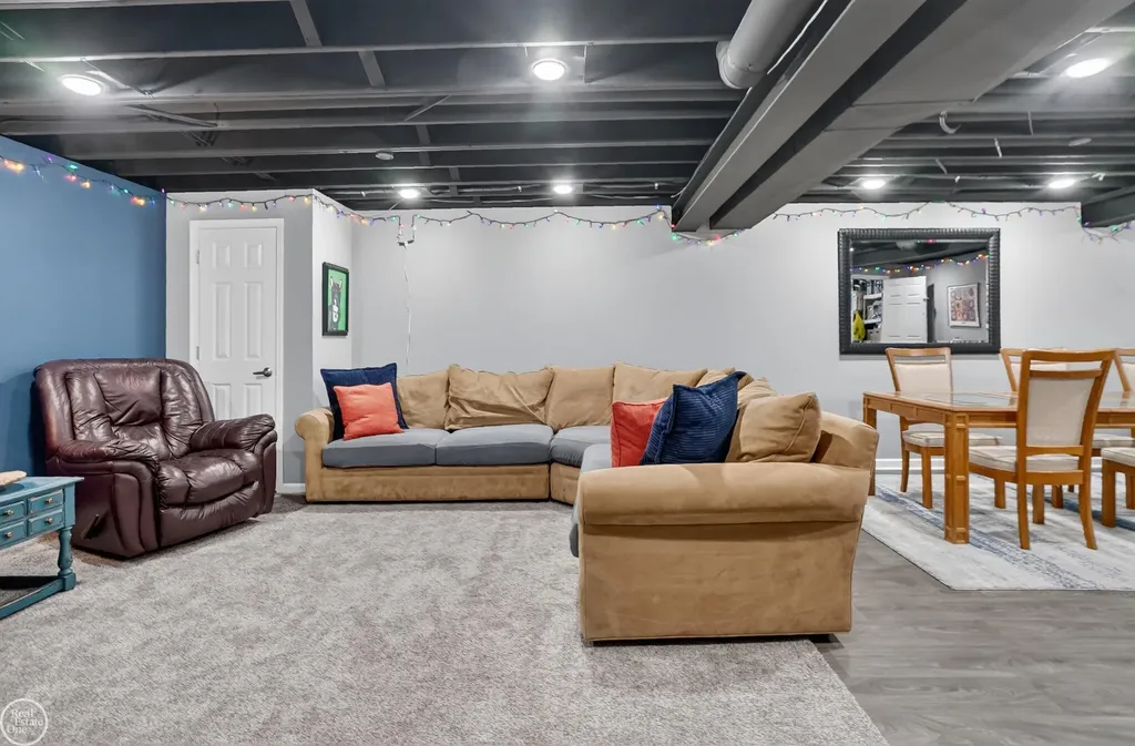 33743 Au Sable Drive Chesterfield Township MI 48047
