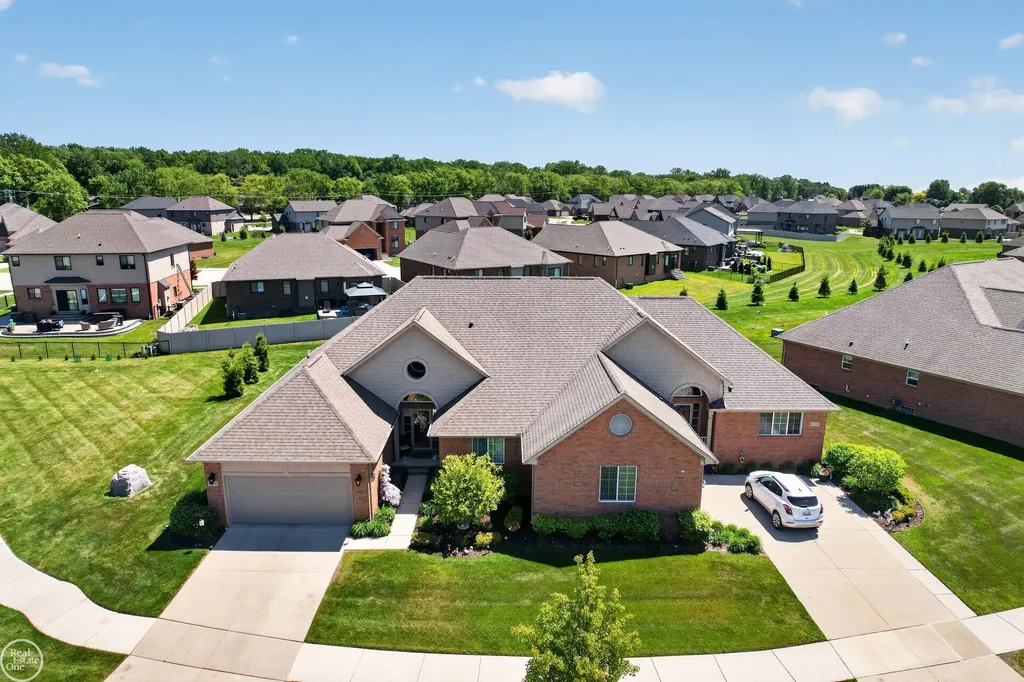 33743 Au Sable Drive Chesterfield Township MI 48047