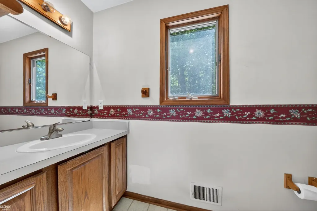 6440 Benoit Road Clay Township MI 48001