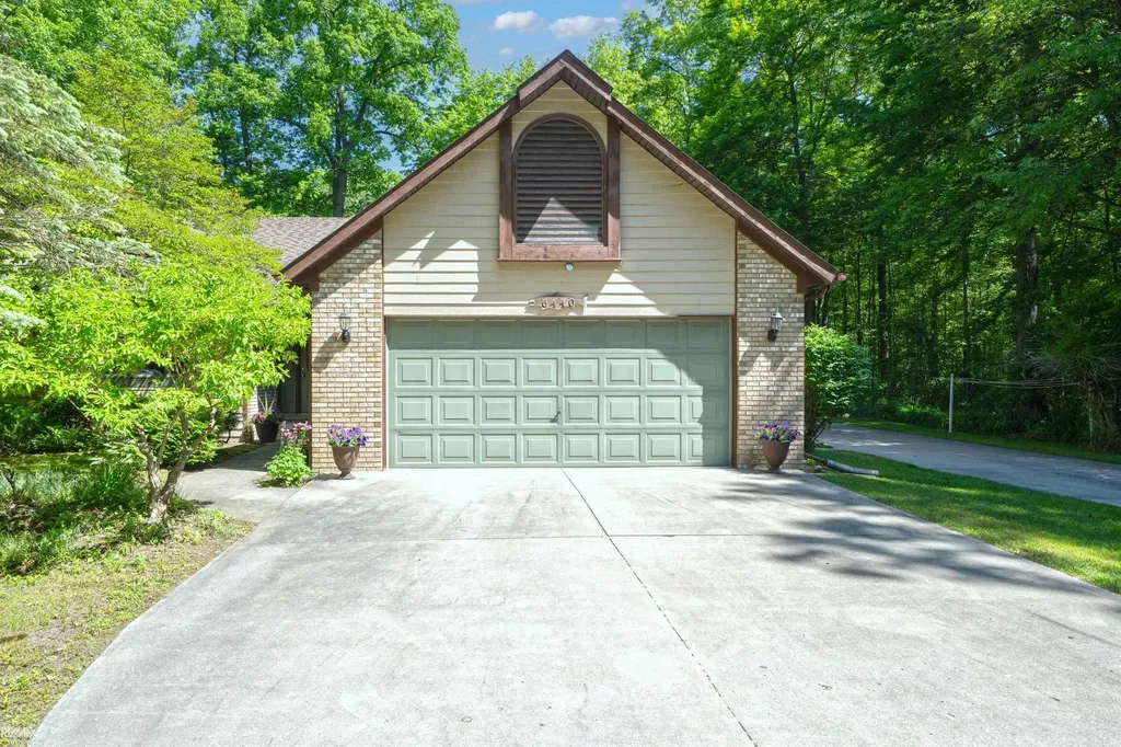 6440 Benoit Road Clay Township MI 48001