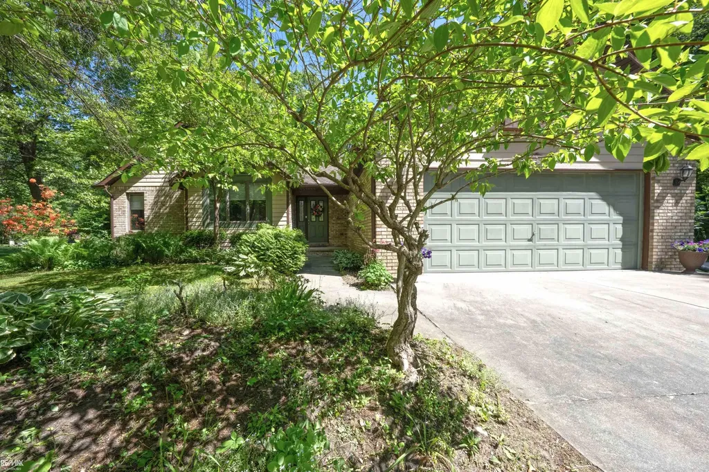 6440 Benoit Road Clay Township MI 48001