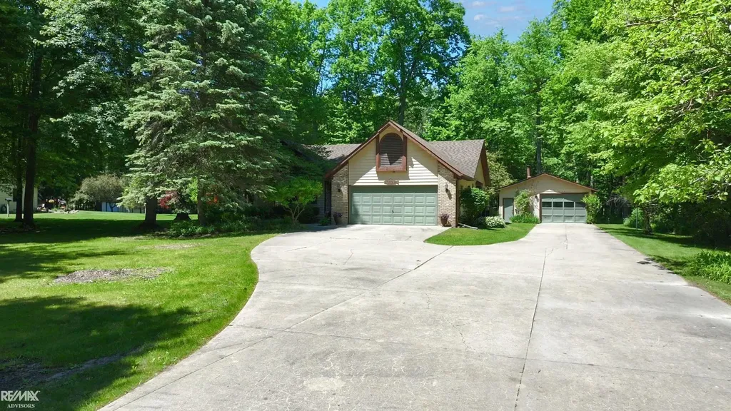 6440 Benoit Road Clay Township MI 48001