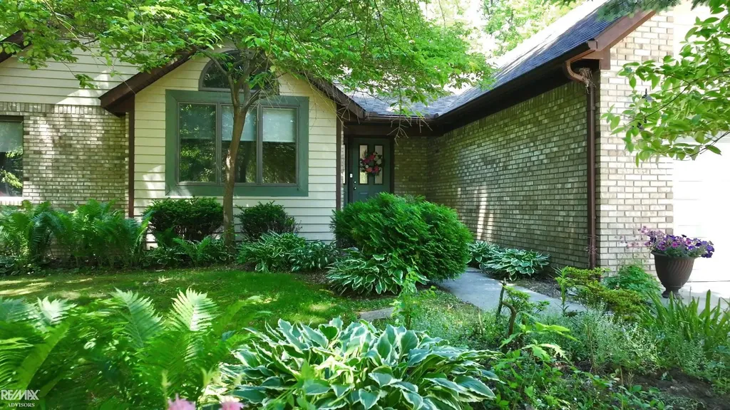 6440 Benoit Road Clay Township MI 48001
