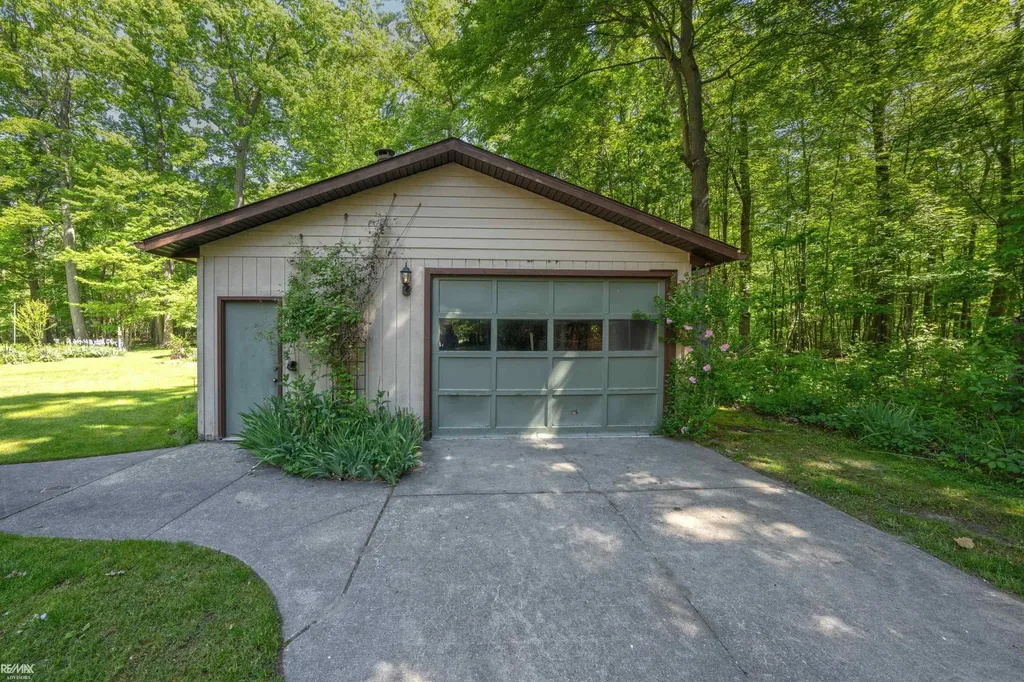 6440 Benoit Road Clay Township MI 48001