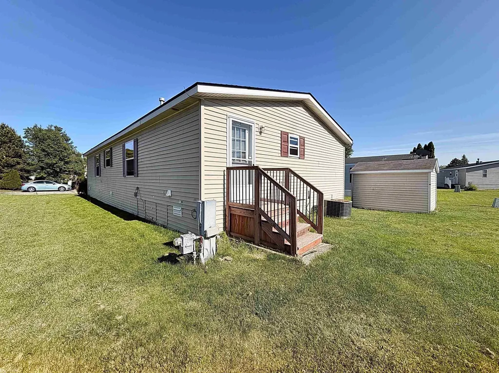 46688 Lemans Court Macomb Township MI 48044