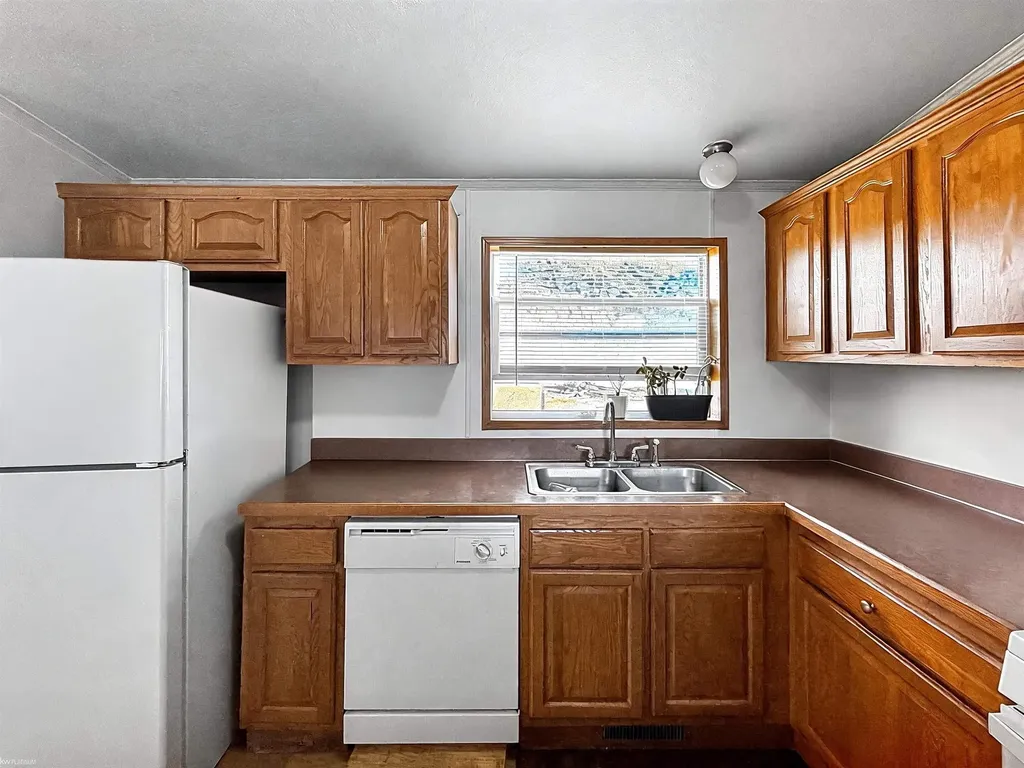 46688 Lemans Court Macomb Township MI 48044