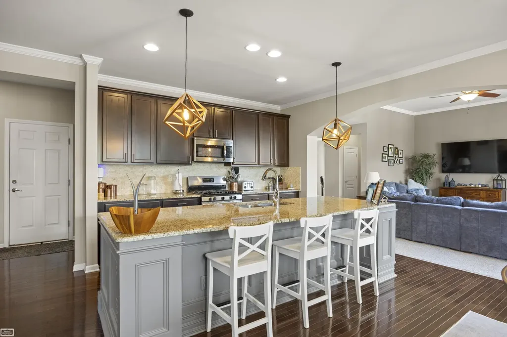 49223 Gaviota Lane Macomb Township MI 48044