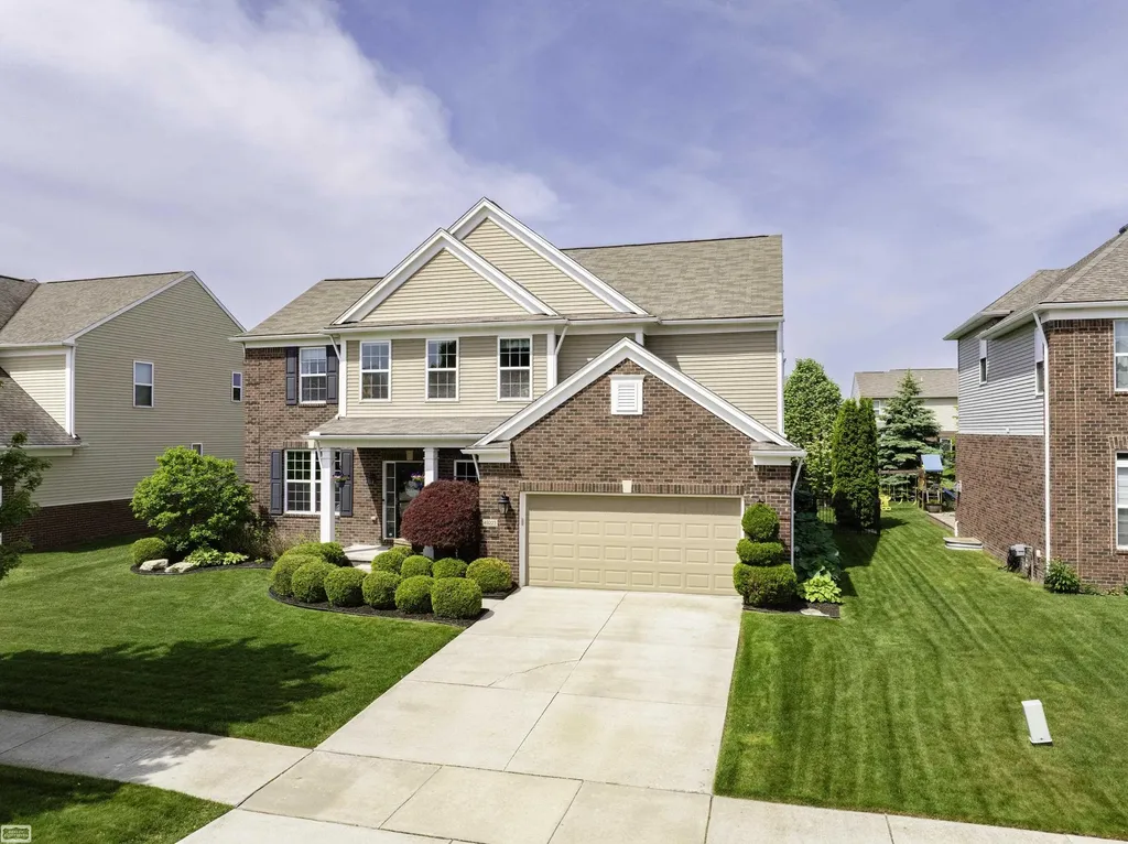 49223 Gaviota Lane Macomb Township MI 48044