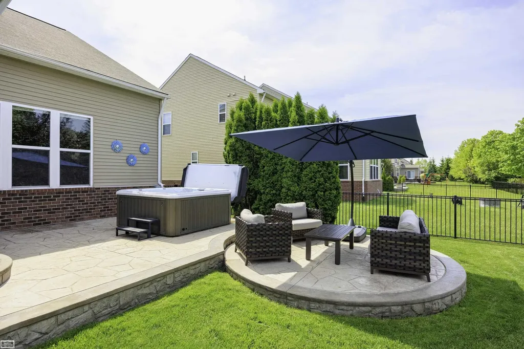 49223 Gaviota Lane Macomb Township MI 48044
