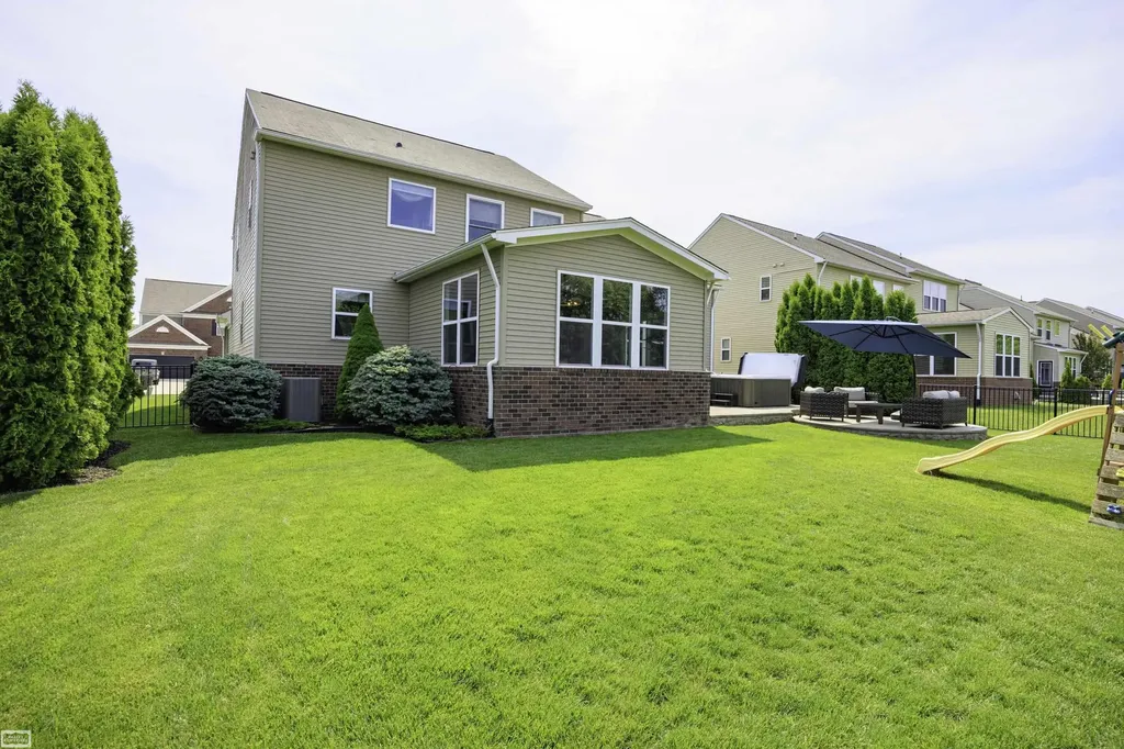 49223 Gaviota Lane Macomb Township MI 48044