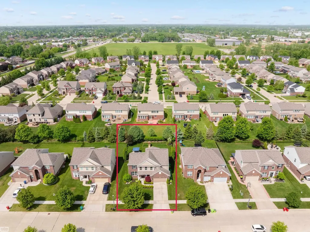 49223 Gaviota Lane Macomb Township MI 48044