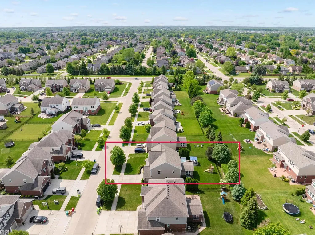 49223 Gaviota Lane Macomb Township MI 48044