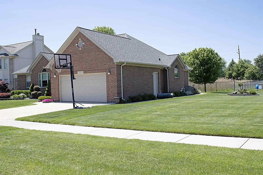 53579 Meadow Creek Drive New Baltimore City MI 48047