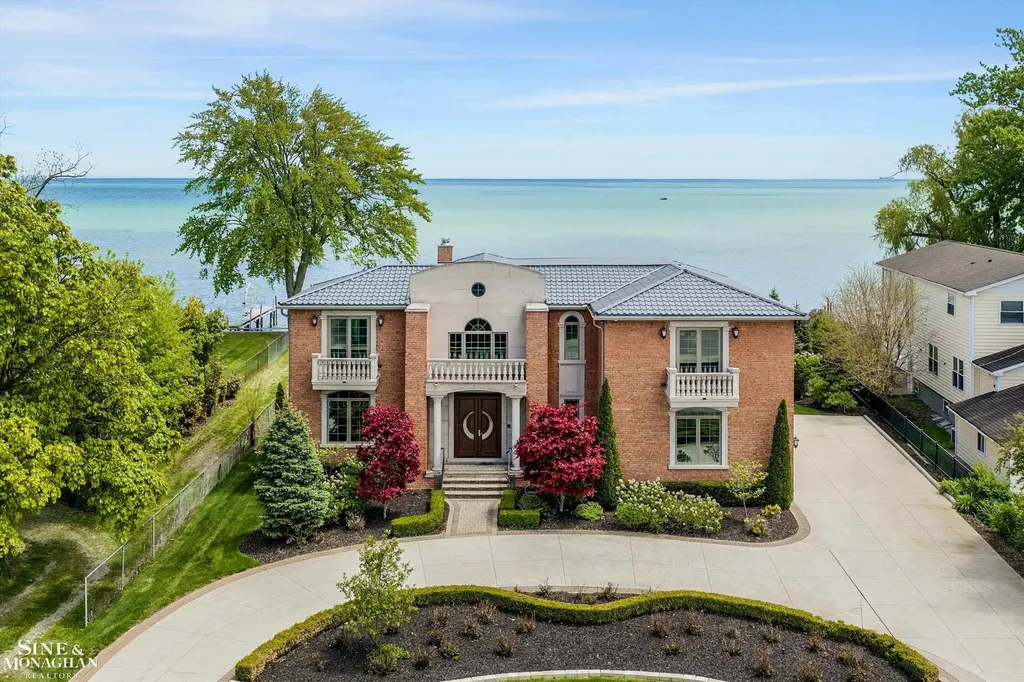 28908 Jefferson Avenue St. Clair Shores City MI 48081