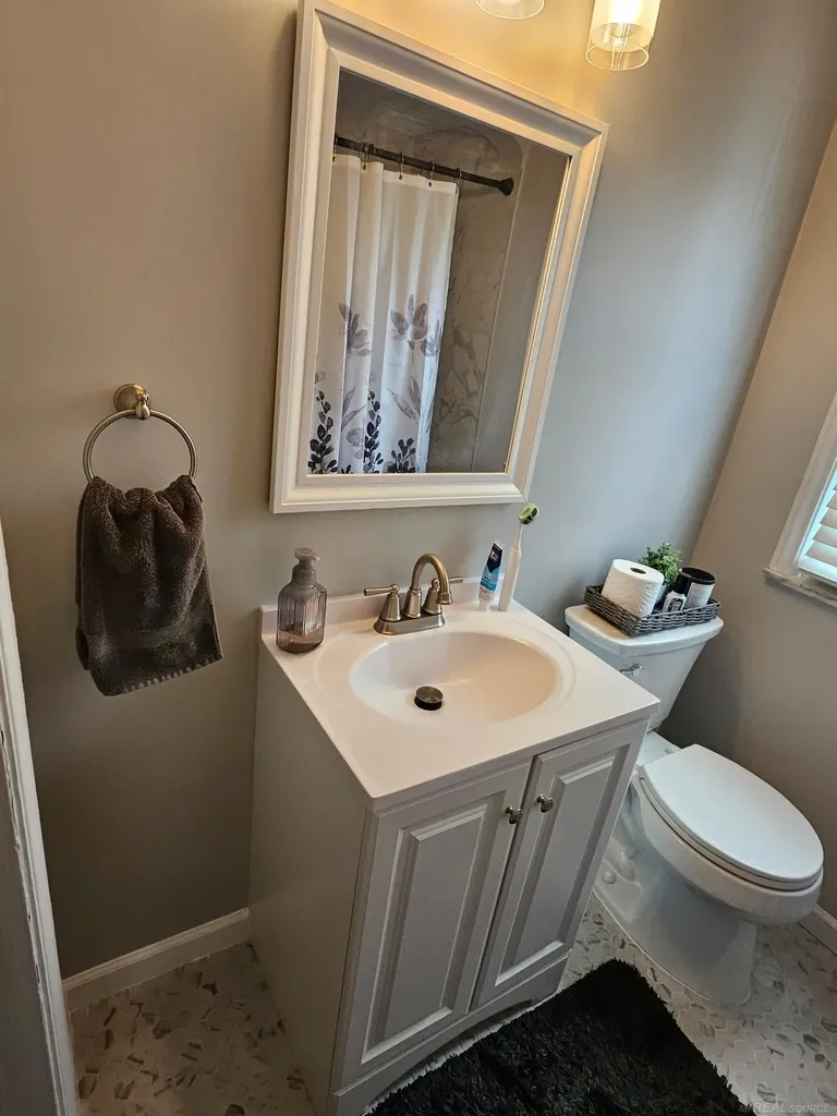 15551 Wakenden Street Redford Charter Township MI 48239