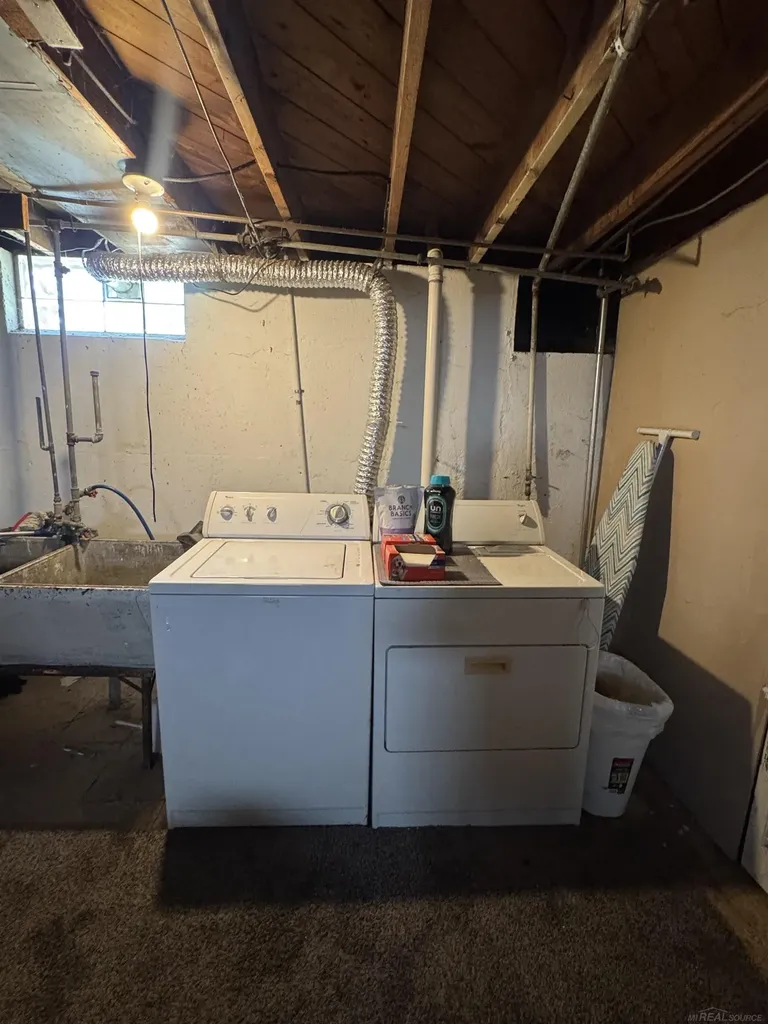 15551 Wakenden Street Redford Charter Township MI 48239
