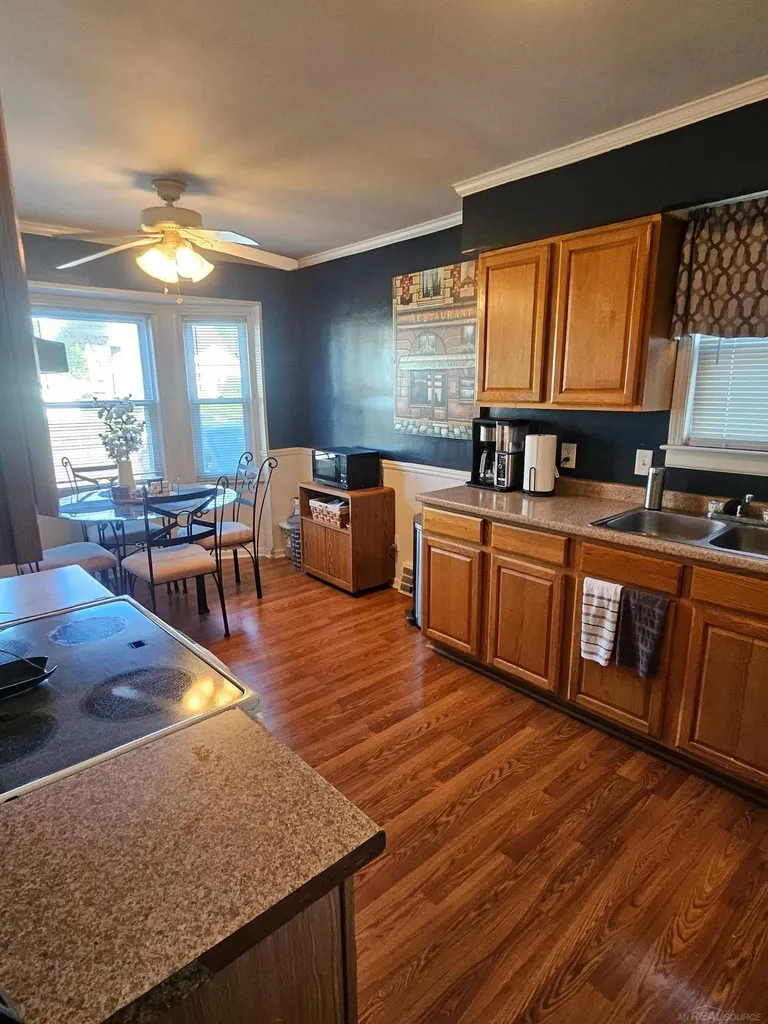 15551 Wakenden Street Redford Charter Township MI 48239