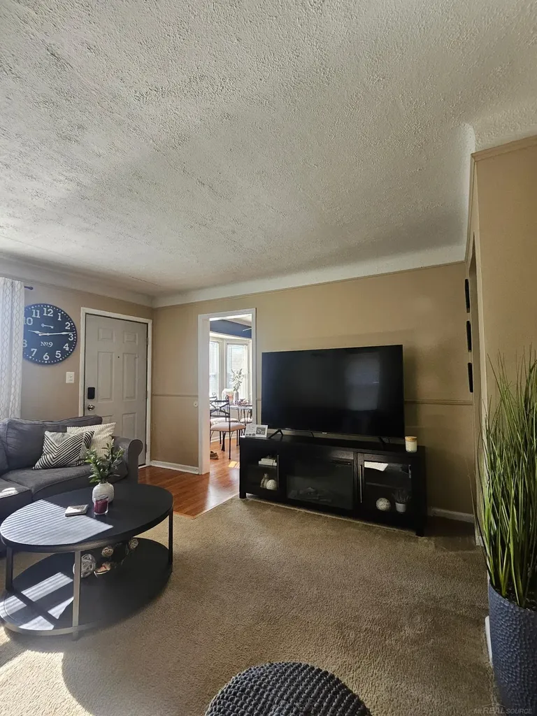15551 Wakenden Street Redford Charter Township MI 48239