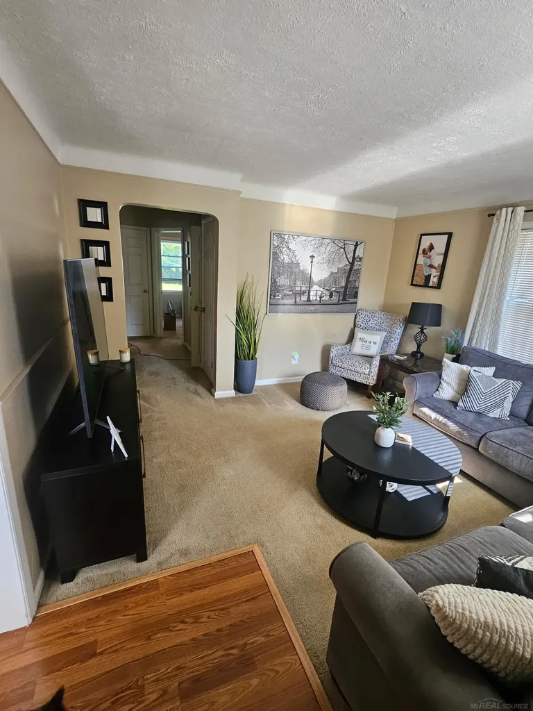 15551 Wakenden Street Redford Charter Township MI 48239