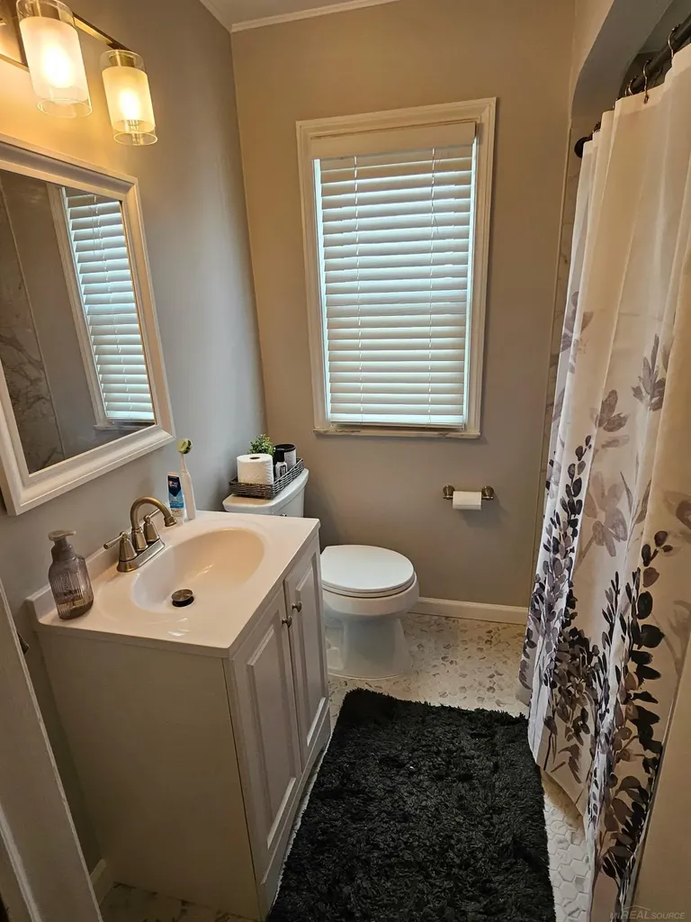15551 Wakenden Street Redford Charter Township MI 48239